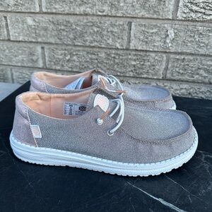HEYDUDE Wendy  Metallic  Sparkle rose gold casual  shoes size 8